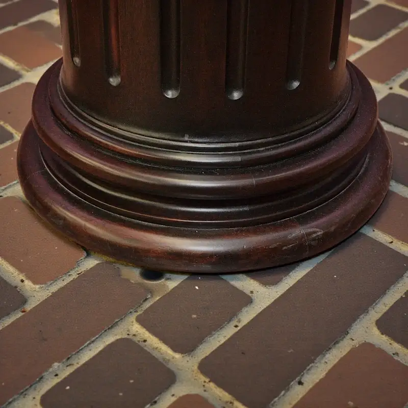 Підставка-колона (7901-031) червоне дерево, махагон 90х50 см 